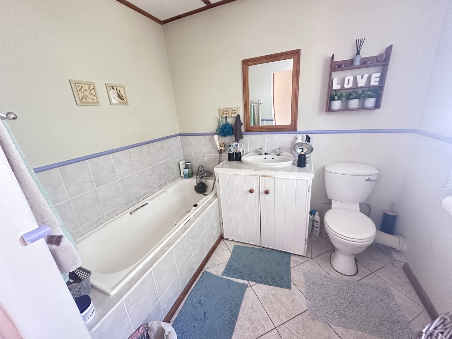 4 Bedroom Property for Sale in The Island Western Cape